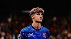 hymn duncan：99年马刺队员在酒店联机星际争霸，随后击败你们最爱的球队夺冠